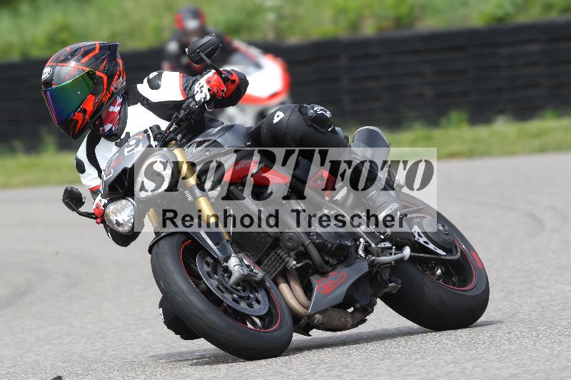 /Archiv-2025/10 23.04.2025 Cornu Master School ADR/rot-rouge/59